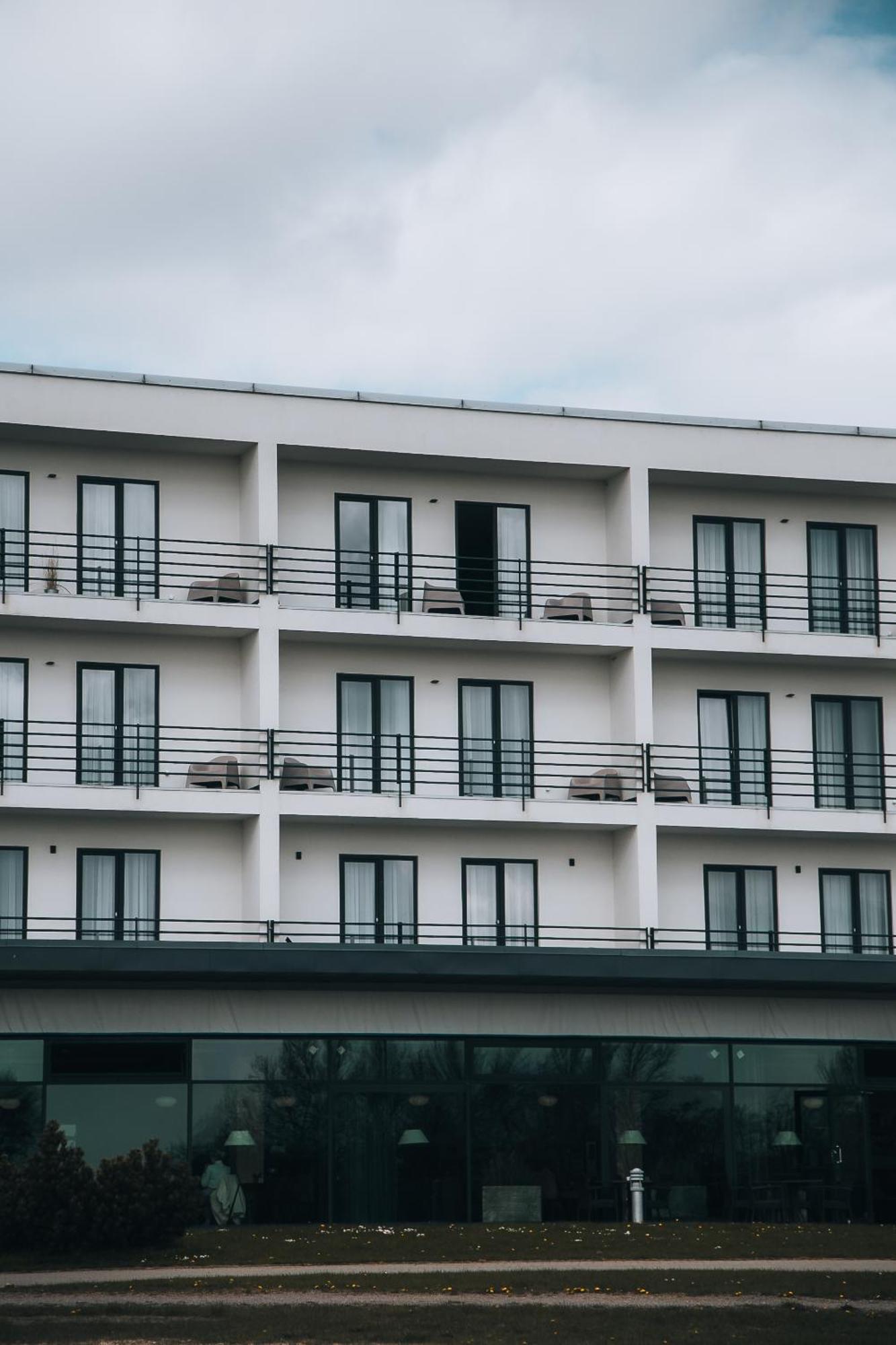 Oe Seaside Suites & Spa Kuressaare Exterior foto