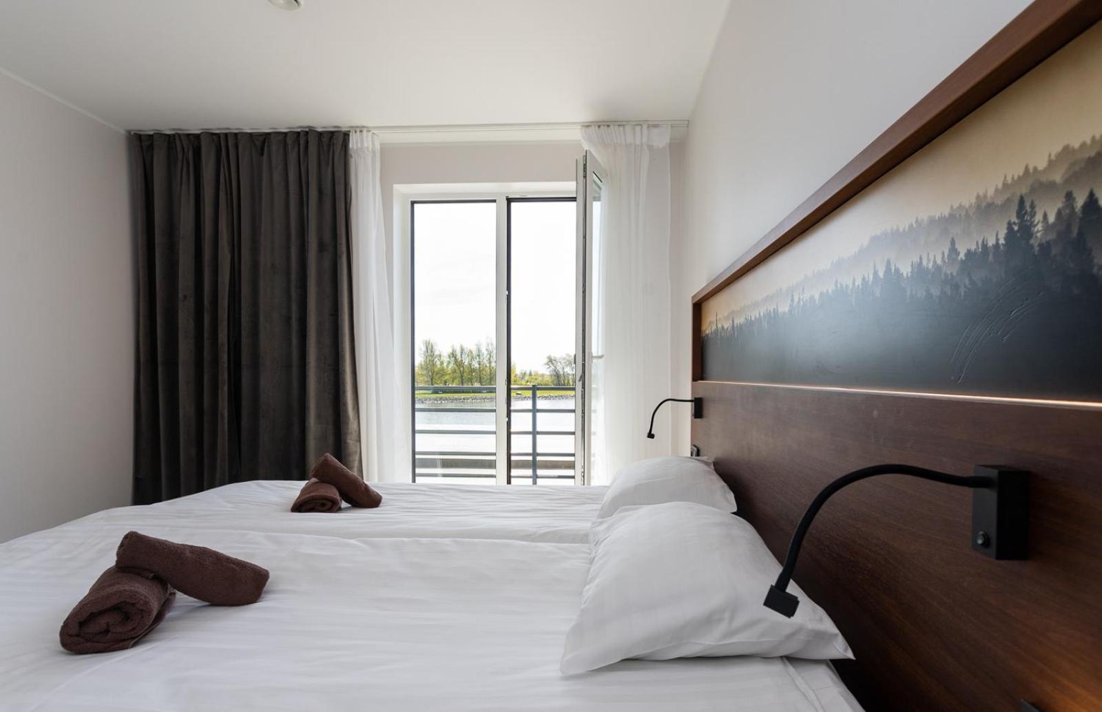Oe Seaside Suites & Spa Kuressaare Exterior foto